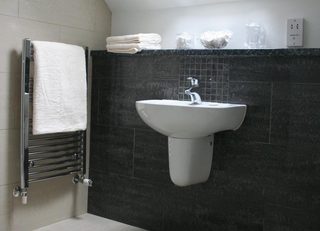 Mead Lodge B&B Corsham Chambre photo