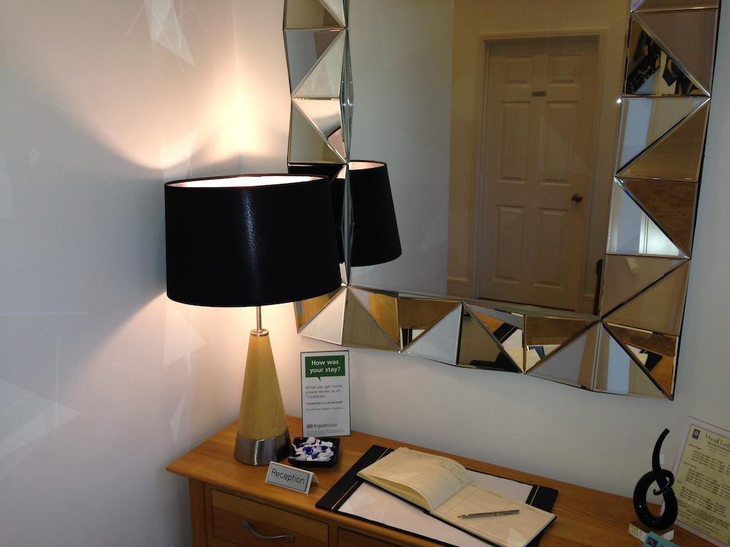 Mead Lodge B&B Corsham Extérieur photo