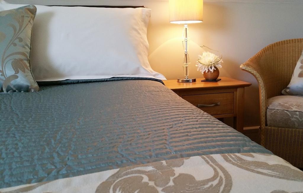 Mead Lodge B&B Corsham Extérieur photo